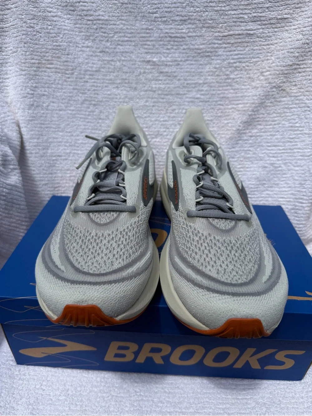 Brooks revel men’s